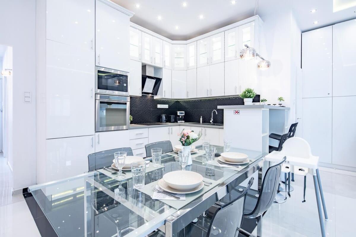 Ultra - Large With Balcony דירה בודפשט